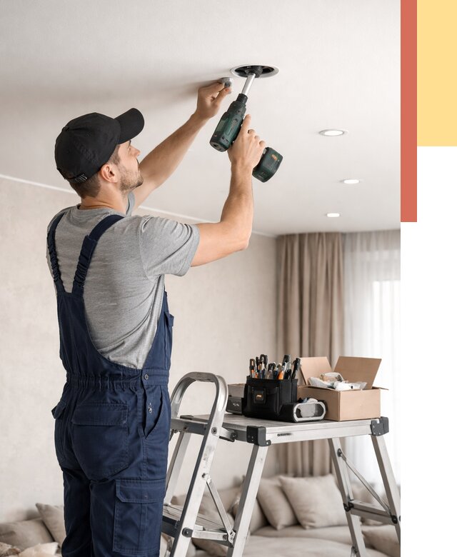 Установка и монтаж точечных светильников в натяжной потолок в Северодвинске от 1822 руб. | ОТДЕЛОЧНИК-Свр